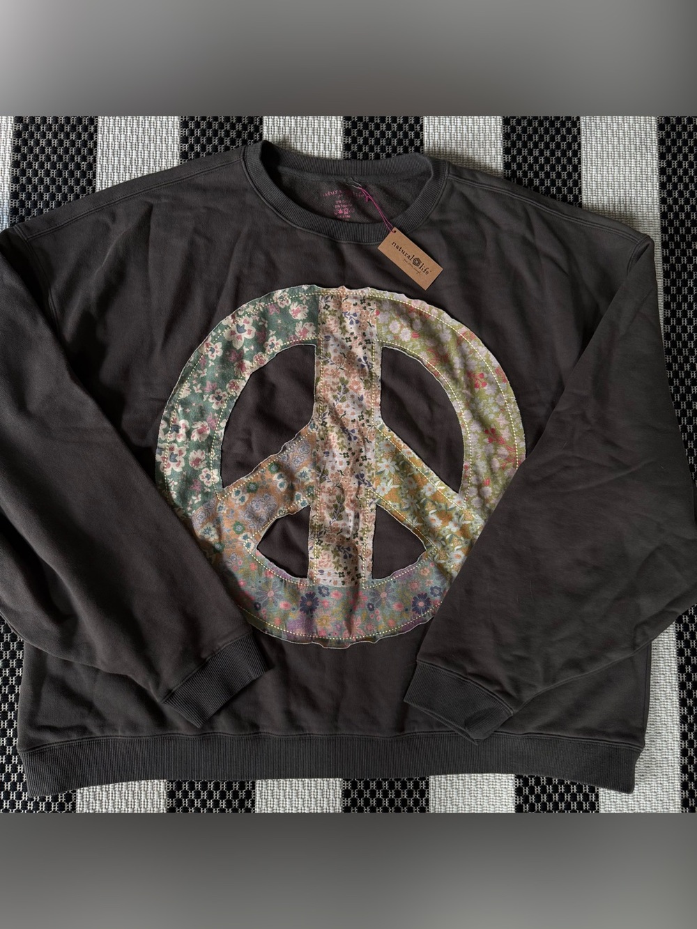 Natural Life Peace Sign Floral Appliqué Oversized Sweatshirt L/XL NWT - Picture 6 of 6